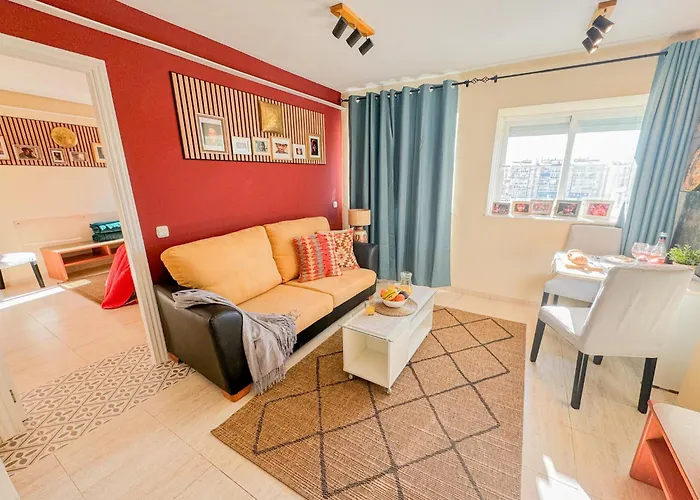 Lovely Apartment Close To City Center And Beach